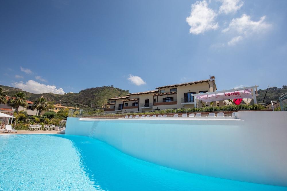 Sentido Michelizia Tropea Resort Екстериор снимка