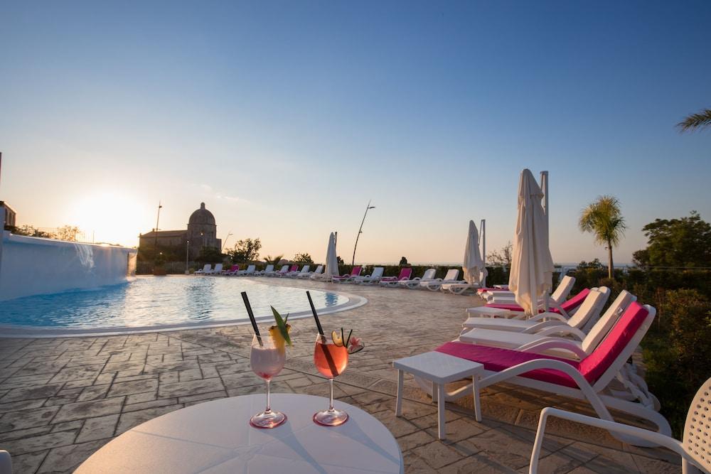 Sentido Michelizia Tropea Resort Екстериор снимка