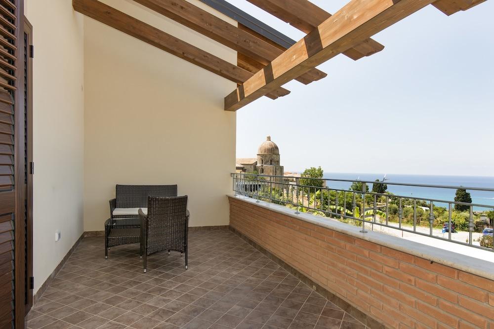 Sentido Michelizia Tropea Resort Екстериор снимка