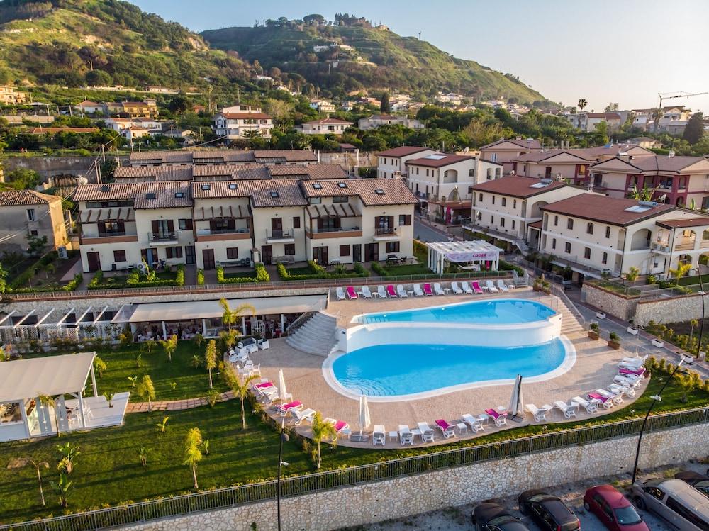 Sentido Michelizia Tropea Resort Екстериор снимка
