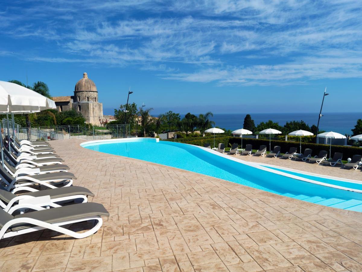 Sentido Michelizia Tropea Resort Екстериор снимка