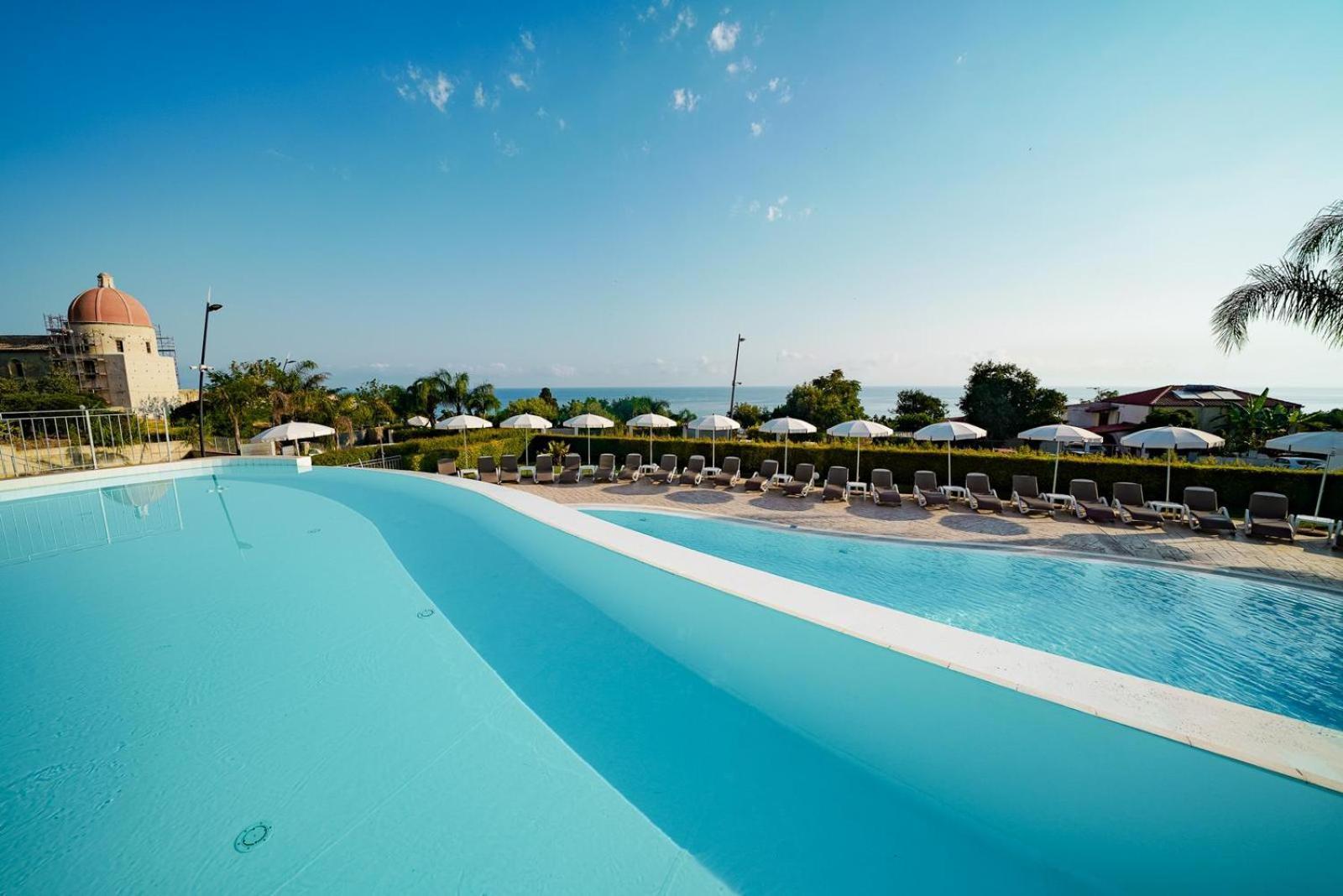 Sentido Michelizia Tropea Resort Екстериор снимка