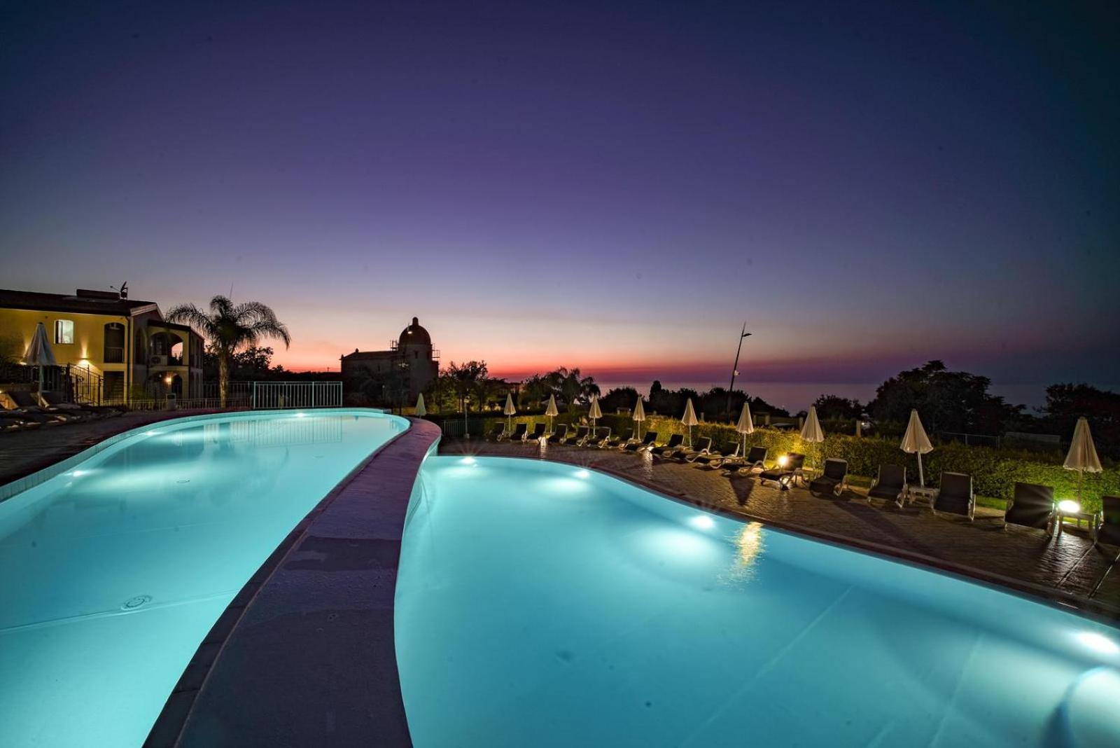 Sentido Michelizia Tropea Resort Екстериор снимка